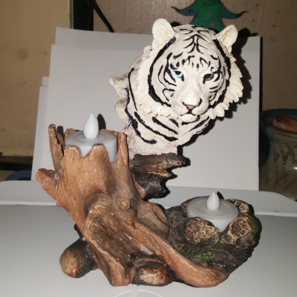 DWK 2010 Siberian Tiger Head candle/ S & P holder